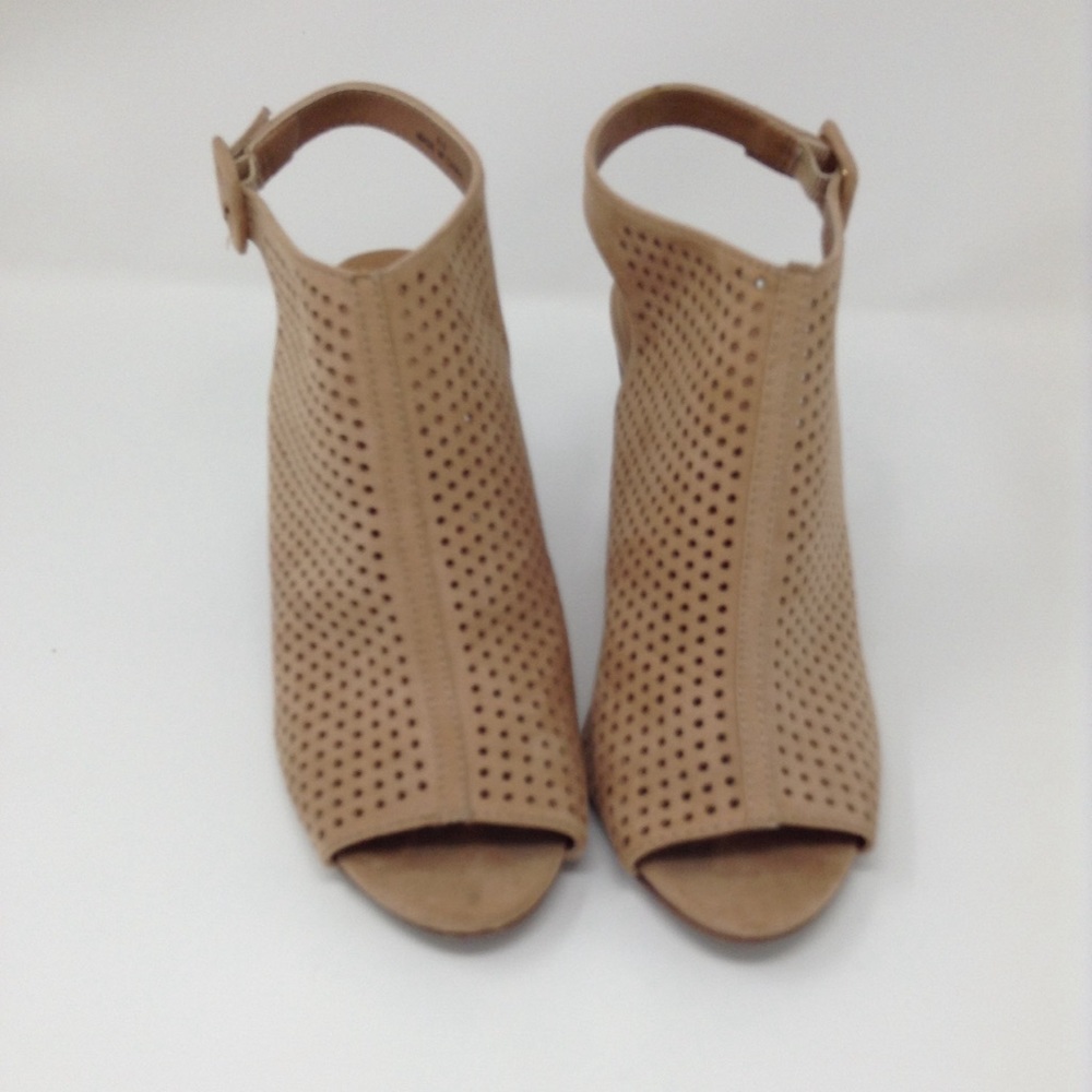 Tan Heels